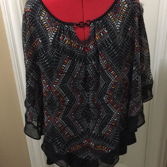 Gorgeous sheer layered top! - Picture 4 of 4